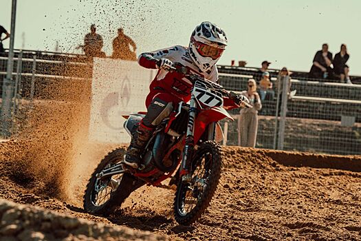 «Игора Драйв» анонсировала сотрудничество с командой по мотокроссу VB18 MX Academy