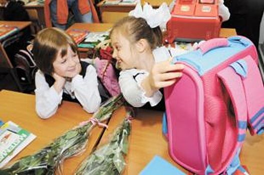 Красноярцы участвуют в акции «Рюкзак для друга» и приносят школьные вещи