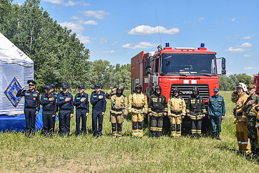 Россия и Казахстан провели трансграничные учения по ликвидации масштабных лесных пожаров