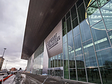 Курящего в туалете иностранца вывели из самолета в Толмачево