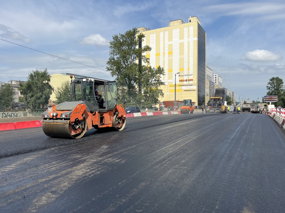 На мосту Энергетиков обновят дорожное полотно
