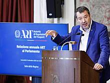 Вице-премьер Италии объяснился после критики за рукопожатие с послом России
