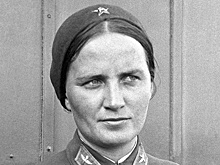 От такси до президентства: первые женщины в мужских профессиях