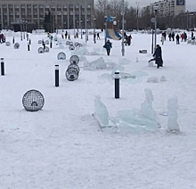 Ледовую скульптуру костромичей разгромили в Череповце