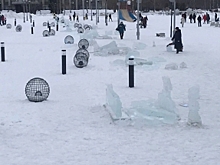 Ледовую скульптуру костромичей разгромили в Череповце