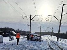В столкновении поезда с легковушкой в Алтайском крае погибли два человека