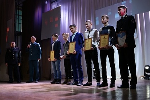 В Нижнем Новгороде наградили детей, проявивших мужество при спасении людей
