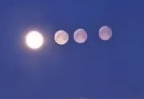 Над Одессой в момент полнолуния взошли четыре луны