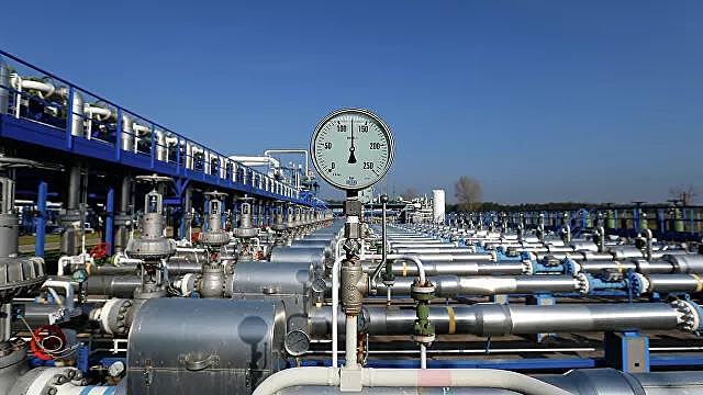 Европа осталась без половины запасов газа в хранилищах