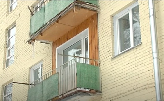 Реставрации после капремонта требуют жители хрущевки в Новосибирске