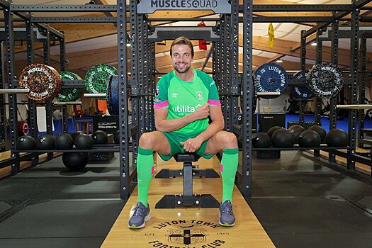 «Лутон» объявил о переходе вратаря Тима Крула