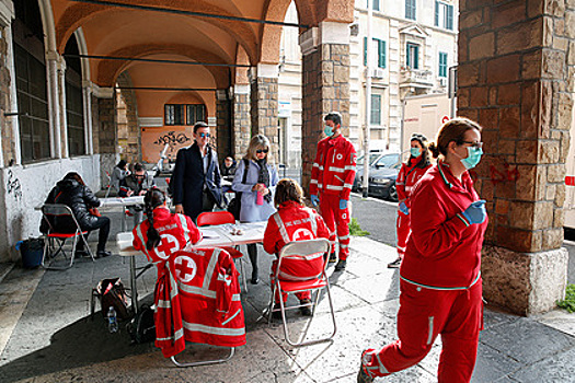 Муж заразился COVID-19 во время отпуска с любовницей