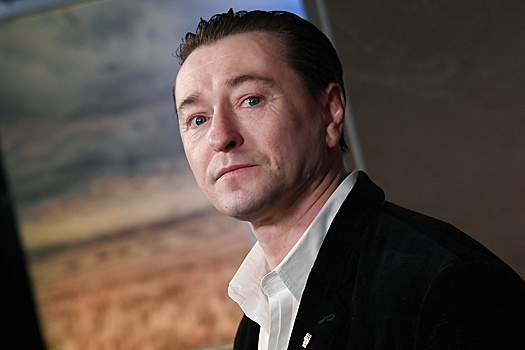 Сергей Безруков пытается через суд защитить свои права