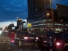 Пешеход-нарушитель спровоцировал ДТП в Минске. Видео