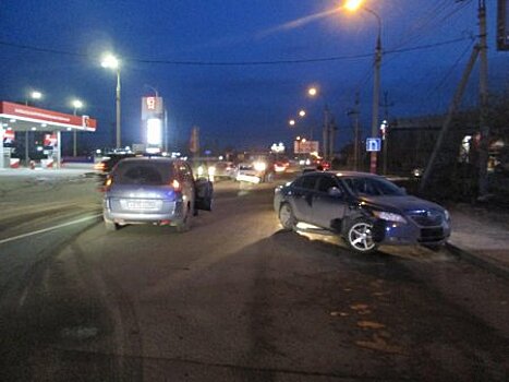 В Иркутске полицейские установили и задержали водителя, устроившего двойную аварию и скрывшегося с места ДТП