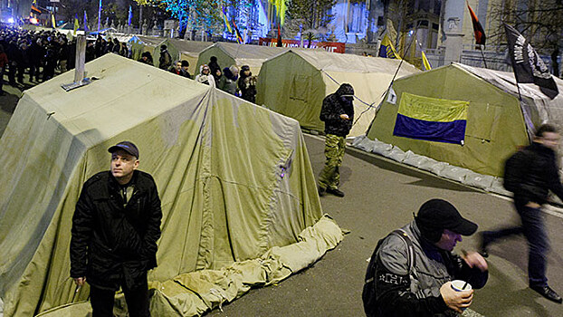 Смотрится жалко: эксперт прокомментировал лагерь Саакашвили в Киеве