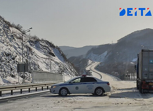 Полиция разбирается с аварией на объездной трассе во Владивостоке