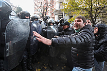 В Грузии вновь начались столкновения с протестующими