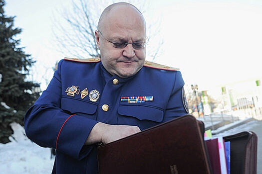 Главный следователь Москвы ушел на пенсию после обвинений во взятке