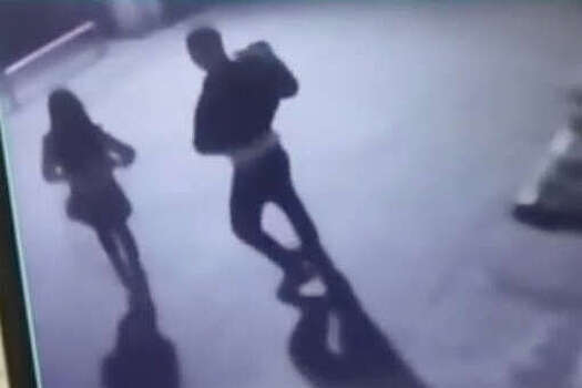 В Республике Хакасия молодой человек, поссорившись с девушкой, начал прыгать на машины