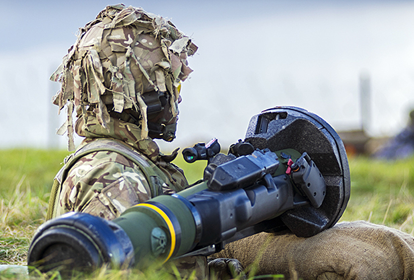 Военная помощь Великобритании включает примерно две тысячи переносных противотанковых управляемых ракет (ПТУР) Next Generation Light Anti-tank Weapon (NLAW) шведской разработки, по своим возможностям занимающих промежуточное положение между ручными гранатометами и ПТРК