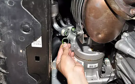 Если кондиционер автомобиля не работает: проверяем 5 мест, через которые выходит хладагент