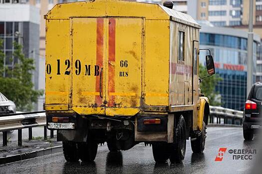 В доме на Ленинском проспекте в Петербурге прорвало трубу с кипятком