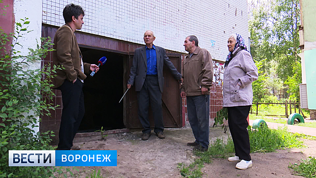 Воронежцы задыхаются в своих квартирах из-за забитой канализации