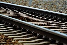 Пассажирский поезд сбил насмерть женщину в Ростове