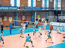 На старте сезона волейбольная "Нова" встречается на выезде с лидерами Суперлиги