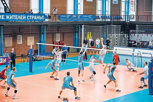 На старте сезона волейбольная "Нова" встречается на выезде с лидерами Суперлиги
