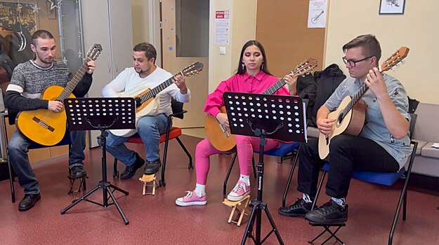 Струнно и ладно: ямальские преподаватели-гитаристы выступят на совместных концертах