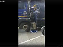 Два встречных большегруза разбились под Туапсе, водителя зажало в кабине