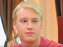 Голубоглазый блондин: Харатьян показал сына