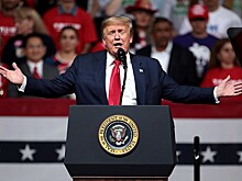 Экономист Холод поделился мнением о торговых пошлинах Трампа