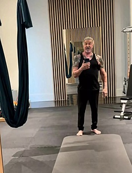 79-летний Сильвестр Сталлоне поразил фанатов свежим снимком из спортзала: «Кровь, пот и слёзы»