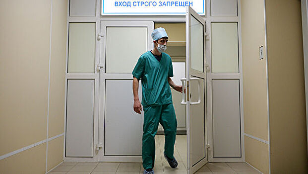 Ковидную больницу в Омске эвакуируют из-за задымления