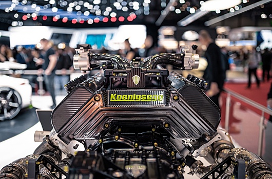 Послушайте, как двигатель Koenigsegg Jesko за секунду раскручивается до 32 000 об/мин