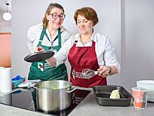Семейные рецепты и национальная кухня: около 100 кулинарных клубов открыли участники «Московского долголетия»