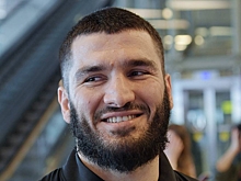 Бетербиеву подарили сертификат на квартиру в Дагестане