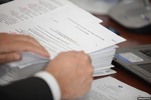 Госдума приняла проект постановления о введении для руководителей фракций до 30 советников в регионах