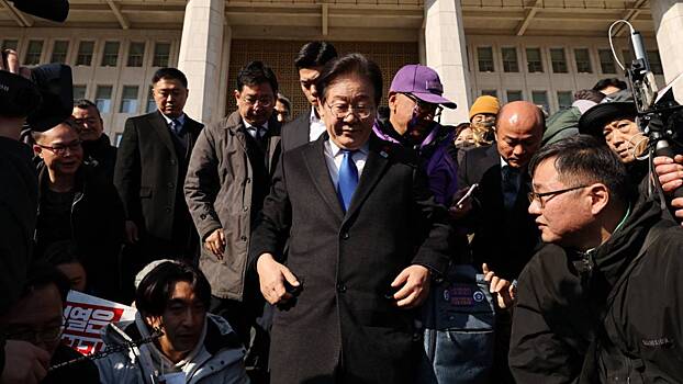 «Полностью лег под США»: почему главе Южной Кореи объявили импичмент