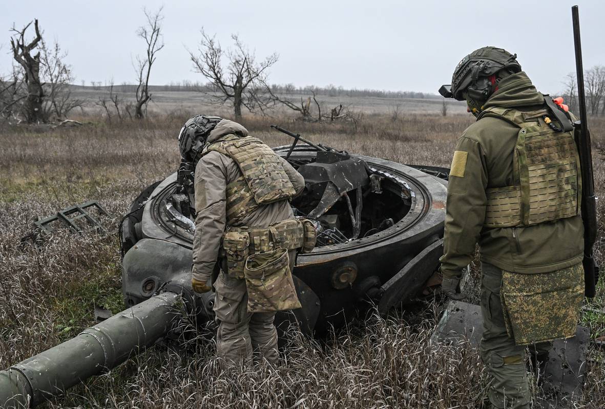 Российские военные нашли оружие стран НАТО близ Красноармейска