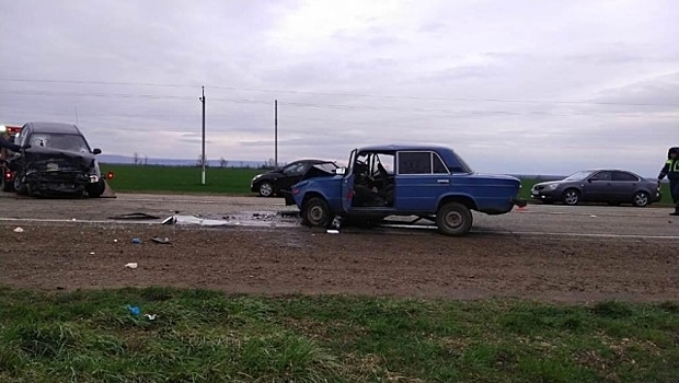 Водитель "Жигулей" погиб в лобовом ДТП на трассе в Краснодарском крае