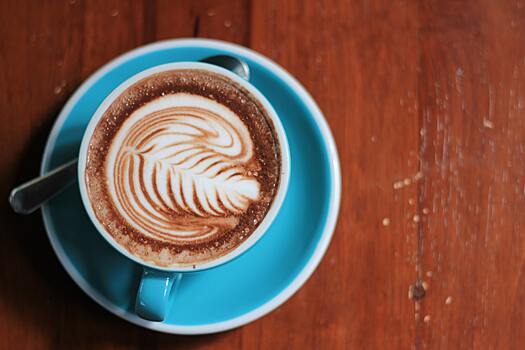 Почему на самом деле кофе с молоком полезнее для здоровья