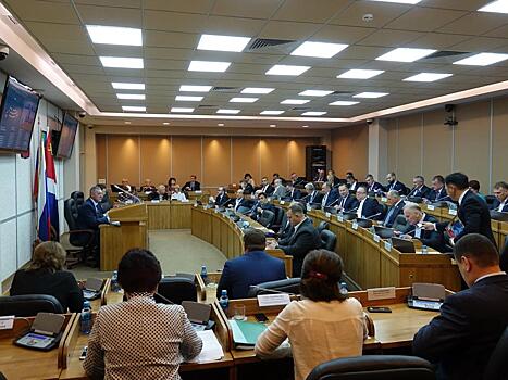 Приморским парламентариям презентовали «суперпрограмму»