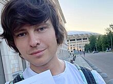Красавец! Шаляпин с кудряшками восхитил поклонников селфи с пляжа