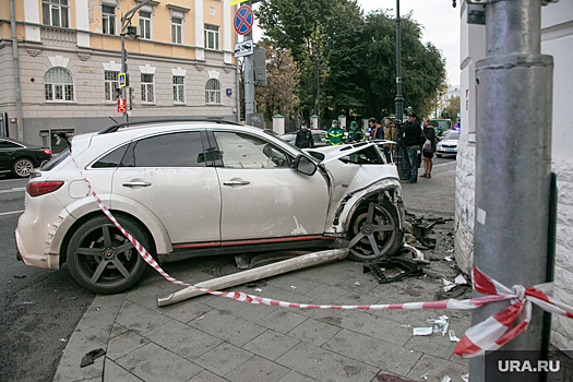 Появилось видео аварии с 6 пострадавшими в Екатеринбурге