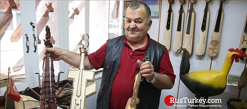 Житель Турции прославился изготовлением уникальных инструментов
