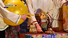 "Театр на колёсах": самодеятельный театр кукол приехал в гости к юным зрителям Красноярского района